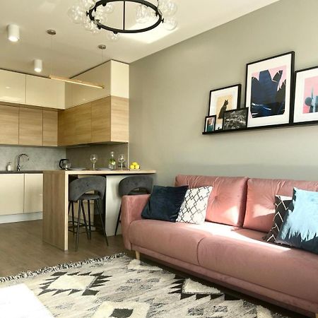 Luxury Pearl With Parking Place In Holesovice Πράγα Εξωτερικό φωτογραφία