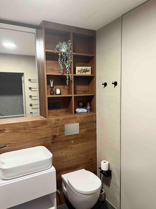 Luxury Pearl With Parking Place In Holesovice Πράγα Εξωτερικό φωτογραφία