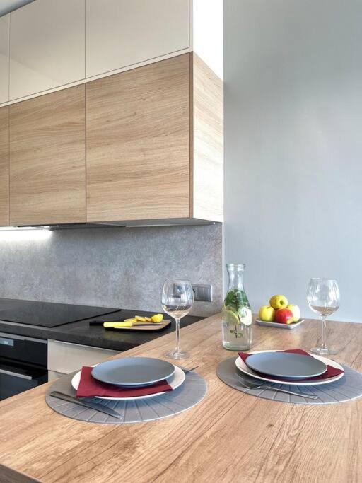 Luxury Pearl With Parking Place In Holesovice Πράγα Εξωτερικό φωτογραφία