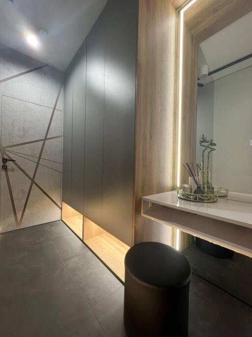 Luxury Pearl With Parking Place In Holesovice Πράγα Εξωτερικό φωτογραφία
