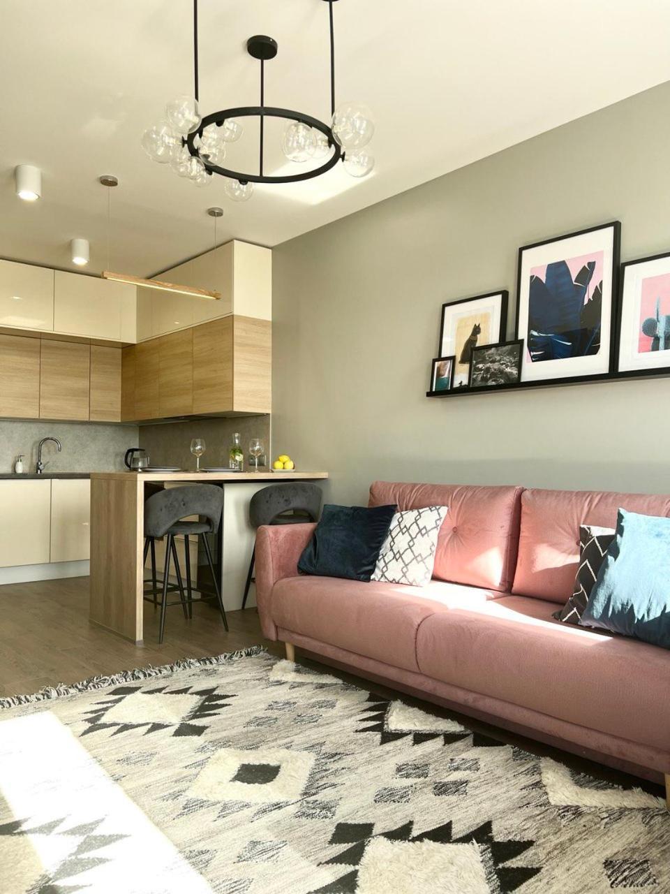 Luxury Pearl With Parking Place In Holesovice Πράγα Εξωτερικό φωτογραφία