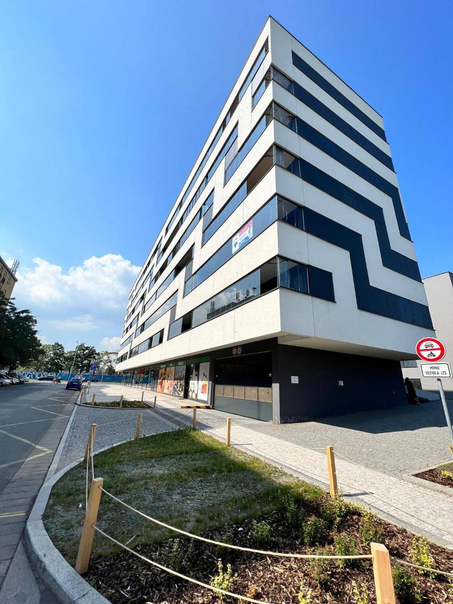 Luxury Pearl With Parking Place In Holesovice Πράγα Εξωτερικό φωτογραφία